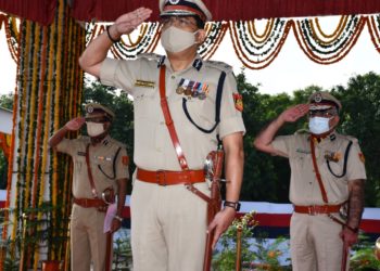 दिल्ली पुलिस में 381 नए सब इंस्पेक्टर हुए शामिल,पासिंग आउट परेड की दिल्ली पुलिस आयुक्त राकेश अस्थाना ने सलामी ली
