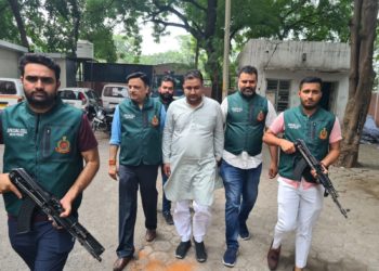 दिल्ली पुलिस स्पेशल सेल की एसआर टीम ने ने एक कुख्यात अपराधी को किया गिरफतार