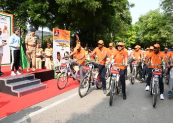 CP, DELHI Sanjay Arora flags off “HAR GHAR TIRANGA” cycle rally