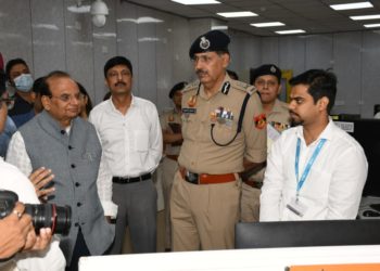 दिल्ली के उपराज्यपाल ने दिल्ली पुलिस के (आईएफएसओ) यूनिट और (एनसीएफएल) लैब का दौरा किया
