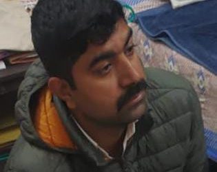 मध्य जिला के थाना कमला मार्किट पुलिस ने एक फर्जी पुलिस को किया गिरफता