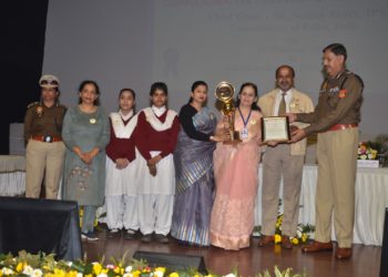 “सड़क सुरक्षा क्लब” का पुरस्कार वितरण और स्मारक समारोह