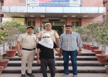 नॉर्थ ईस्ट डिस्ट्रिक के थाना न्यू उस्मानपुर की टीम ने एक हताश अपराधी से एक अत्याधुनिक 7.65 एमएम पिस्टल और 16 जिंदा कारतूस बरामद किए हैं