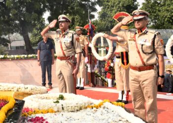 पुलिस स्मृति दिवस पर दिल्ली पुलिस आयुक्त ने वीर शहीदों को श्रद्धांजलि अर्पित की