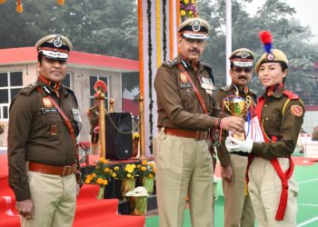 दिल्ली पुलिस अकादमी में नवनियुक्त उप-निरीक्षकों और अन्य रैंकों की रंगारंग पासिंग आउट परेड आयोजित की गई
