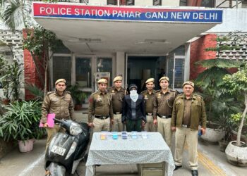 सेंट्रल डिस्ट्रिक थाना पहाड़गंज पुलिस स्टाफ ने एक स्नैचर को धरदबोचा