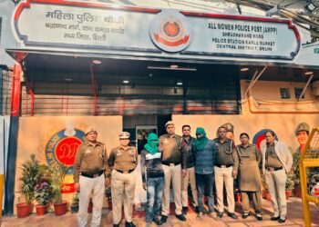 दिल्ली पुलिस सेंट्रल डिस्ट्रिक के महिला पुलिस चौकी श्रद्धानंद मार्ग के स्टाफ द्वारा 4 घंटे में डकैती के मामले को सुलझाया दो लुटेरों को किया  गिरफ्तार