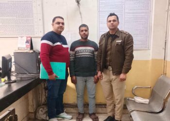 सेंट्रल डिस्ट्रिक्ट के थाना हौज काजी,स्टाफ  द्वारा एक घोषित अपराधी को किया गिरफ्तार