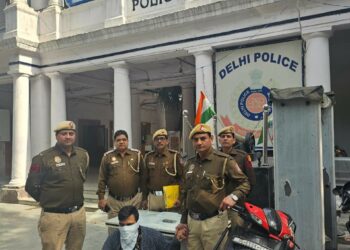 मध्य जिला थाना दरियागंज की टीम ने एक लुटेरे को किया गिरफ्तार और चोरी की सारी संपत्ति बरामद की गई