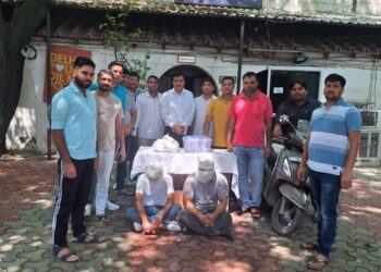 सेंट्रल डिस्ट्रिक्ट ऑपरेशन यूनिट की टीम ने चोरी और डकैती के अलग-अलग मामलों में मुकदमे से बचने वाले दो घोषित अपराधियों को धरदबोचा