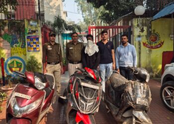 दिल्ली पुलिस की बड़ी कामयाबी: सेंट्रल डिस्ट्रिक्ट में तीन ऑटो-लिफ्टर गिरफ्तार, चार चोरी की स्कूटियां बरामद