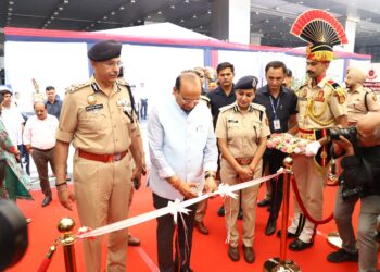 दिल्ली के उपराज्यपाल ने किया IGI एयरपोर्ट पर स्मार्ट पुलिस बूथ का उद्घाटन