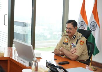 दिल्ली पुलिस क्राइम ब्रांच ने फिंगर प्रिंट ब्यूरो और बम निरोधक दस्ते के प्रतीक चिन्हों का अनावरण किया