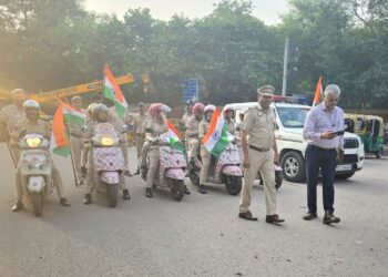 ‘हर घर तिरंगा’ के तहत कमला मार्किट पुलिस की भव्य तिरंगा बाइक रैली