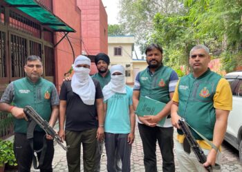 दिल्ली स्पेशल सेल ने एमपी बेस्ड हथियार सप्लाई गिरोह का भंडाफोड़, 15 सेमी-ऑटोमैटिक पिस्टल बरामद