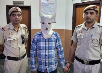दिल्ली पुलिस की फुर्ती से लूट का मामला सुलझा — आरोपी गिरफ्तार, नकदी और आधार कार्ड बरामद