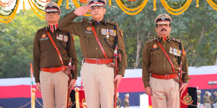 दिल्ली पुलिस अकादमी में रंगारंग पासिंग आउट परेड, 291 नए जवानों ने ली सेवा की शपथ