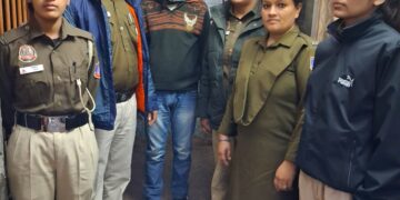 सेंट्रल डिस्ट्रिक दिल्ली में महिला झांसी पेट्रोलिंग टीम की बड़ी सफलता, बस यात्री का मोबाइल चुराते पिकपॉकेटर को रंगे हाथ पकड़ा