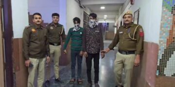 कमला मार्किट पुलिस की बड़ी कार्रवाई: दो कुख्यात स्नैचर्स गिरफ्तार, मोबाइल फोन और स्कूटी बरामद