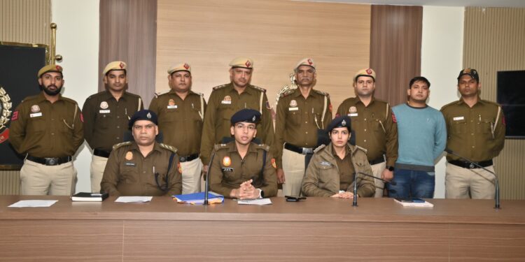 फर्जी पुलिस यूनिट और फर्जी इनकम टैक्स स्क्वाड का भंडाफोड़, 1 किलो सोना हड़पने वाले गिरोह का पर्दाफाश
