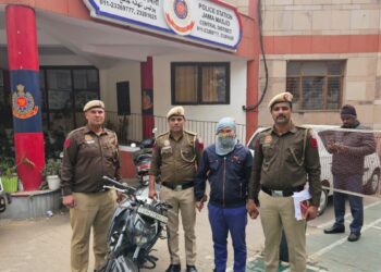 थाना जामा मस्जिद पुलिस स्टाफ की फुर्ती, मोबाइल स्नैचर चंद मिनटों में दबोचा