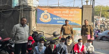 अवैध हुक्का बार पर नबी करीम पुलिस की बड़ी कार्रवाई, 14 गिरफ्तार, 10 नाबालिग बच्चों को बचाया