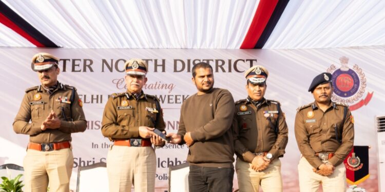 Delhi Police दिल्ली पुलिस का ‘मिशन रीकनेक्ट’: 40 दिनों में 1,850 मोबाइल बरामद, लोगों के चेहरों पर लौटी मुस्कान