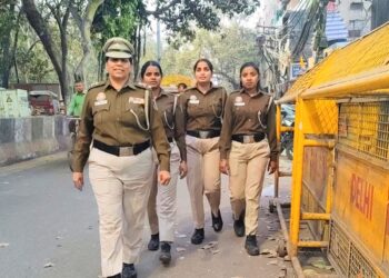 Delhi police international women’s day – ख़ाकी के पीछे छिपा साहस: दिल्ली पुलिस की महिला जवानों का जज़्बा