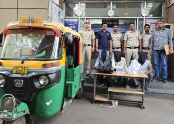 Delhi Police Central District – फर्जी सरकारी अधिकारी बनकर लूट करने वाला गैंग गिरफ्तार,सीसीटीवी से खुलासा