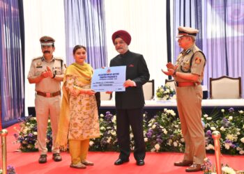 दिल्ली के उपराज्यपाल ने दिल्ली ट्रैफिक प्रहरियों को किया सम्मानित, नई सुविधाओं की शुरुआत