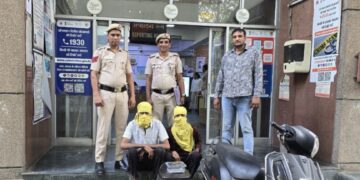 मिंटो रोड पर पुलिस की मुस्तैदी: कुख्यात स्नैचर गिरफ्तार, चोरी की स्कूटी और चाकू बरामद