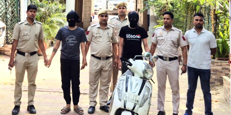 Delhi Police करोल बाग में स्नैचिंग का सनसनीखेज खुलासा: 7 KM तक सीसीटीवी ट्रेल से इंटरस्टेट बदमाश गिरफ्तार