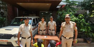 Delhi Police नई दिल्ली रेलवे स्टेशन के पास पॉकेटमार गिरोह का पर्दाफाश,पहाड़गंज पुलिस ने दो शातिर बदमाश दबोचे, डेढ़ लाख का मोबाइल बरामद