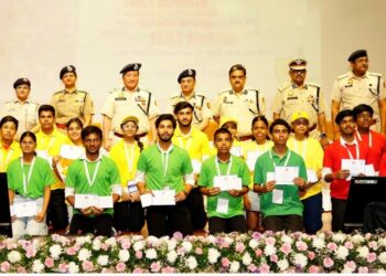 सड़क सुरक्षा के ‘यंग एम्बेसडर्स’ बने बच्चे, दिल्ली ट्रैफिक पुलिस के समर कैंप 2026 का भव्य समापन