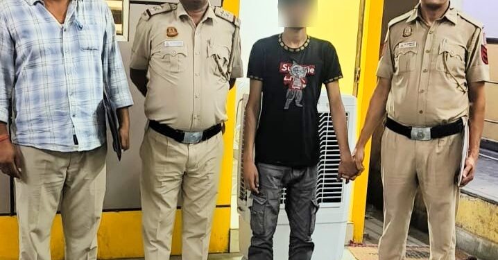 दिल्ली पुलिस मध्य जिला हौज काजी पुलिस की बड़ी कामयाबी: वाहन चोरी के मामले में कुख्यात स्नैचर और ऑटो लिफ्टर गिरफ्तार