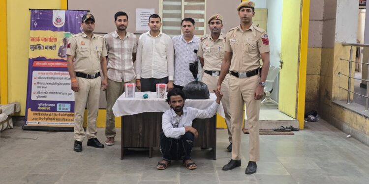 24 घंटे में चोरी का खुलासा: हाईटेक जांच के दम पर शातिर सेंधमार गिरफ्तार, नकदी और जेवरात बरामद