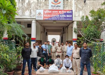 करोल बाग में 90 लाख की हाई-प्रोफाइल चोरी का दिल्ली पुलिस ने घंटों में किया पर्दाफाश, 84 लाख रुपये बरामद, दुकान का भरोसेमंद कर्मचारी निकला मास्टरमाइंड