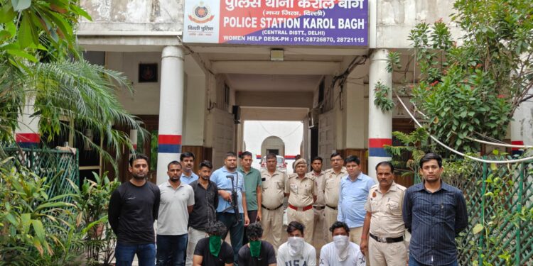 करोल बाग में 90 लाख की हाई-प्रोफाइल चोरी का दिल्ली पुलिस ने घंटों में किया पर्दाफाश, 84 लाख रुपये बरामद, दुकान का भरोसेमंद कर्मचारी निकला मास्टरमाइंड
