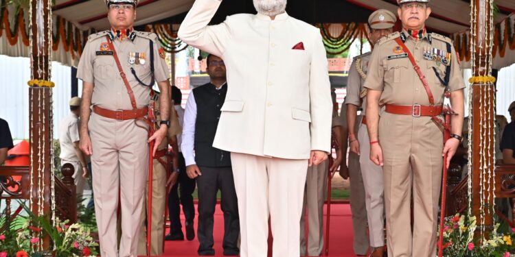 कमिश्नरेट डे 2026: दिल्ली पुलिस की भव्य परेड में अनुशासन, सेवा और शौर्य का प्रदर्शन, एलजी ने दी टेक्नोलॉजी आधारित और जनता-केंद्रित पुलिसिंग की सीख
