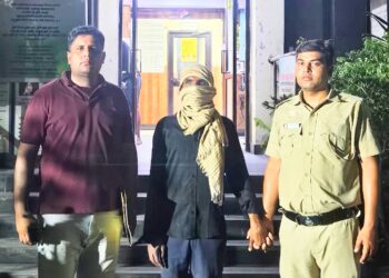 सतर्क गश्त बनी वाहन चोर के लिए आफत: पीछा कर दबोचा गया थाना आनंद पर्वत का BC, दो चोरी के वाहन बरामद