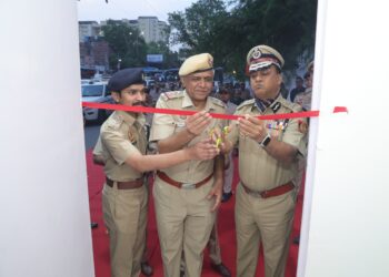 करोल बाग में पुलिसिंग का हाईटेक मॉडल: कालका दास और अर्पित गोल चक्कर पुलिस बूथ का उद्घाटन, अब बाजार में हर कदम पर मिलेगी पुलिस की मदद