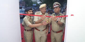 करोल बाग में पुलिसिंग का हाईटेक मॉडल: कालका दास और अर्पित गोल चक्कर पुलिस बूथ का उद्घाटन, अब बाजार में हर कदम पर मिलेगी पुलिस की मदद