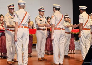 दिल्ली पुलिस मुख्यालय में आयोजित पिपिंग समारोह में सेवानिवृत्त होने वाले 202 पुलिसकर्मियों को मिला सम्मान, पुलिस आयुक्त ने कहा—”आप हमेशा दिल्ली पुलिस परिवार का हिस्सा रहेंगे”