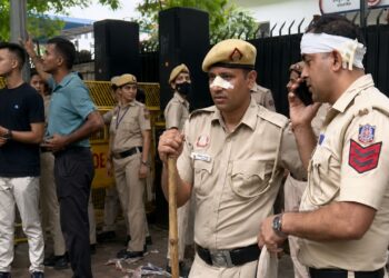 नई दिल्ली में CJP के प्रदर्शन के दौरान हिंसा, 118 से अधिक पुलिसकर्मी घायल; 70 प्रदर्शनकारी हिरासत में