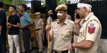 नई दिल्ली में CJP के प्रदर्शन के दौरान हिंसा, 118 से अधिक पुलिसकर्मी घायल; 70 प्रदर्शनकारी हिरासत में