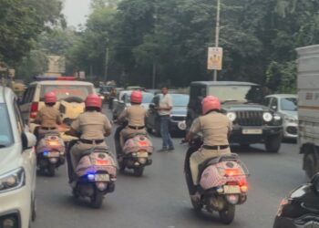 पार्कों, सबवे और फुटओवर ब्रिज पर दिल्ली पुलिस का सघन अभियान, 379 लोगों पर कार्रवाई