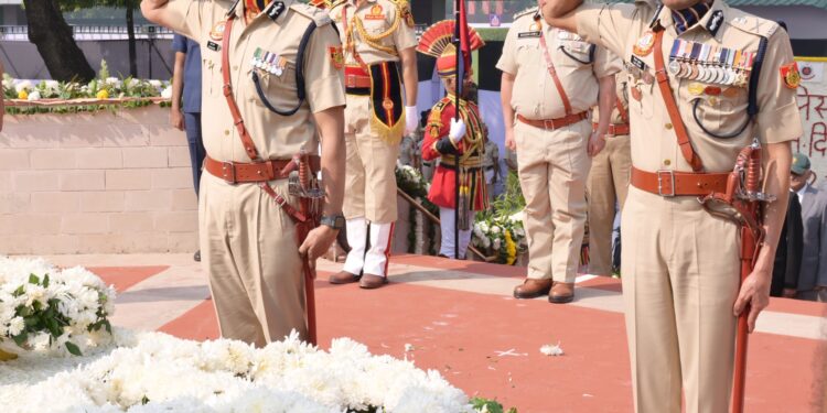 पुलिस स्मृति दिवस परेड में 154 शहीद पुलिसकर्मियों को दी गई श्रद्धांजलि, दिल्ली पुलिस के तीन जवान भी शामिल